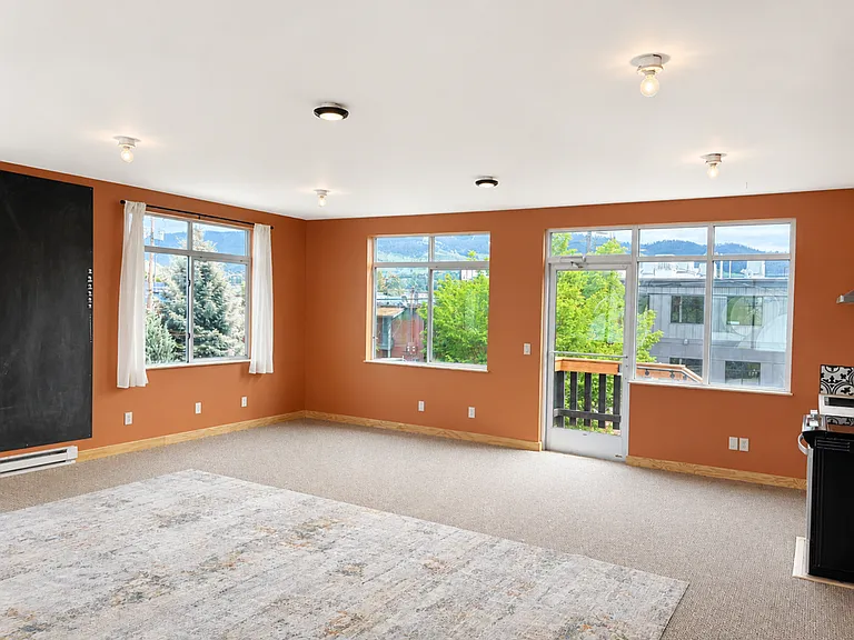 1055 W Sussex Ave #B — Photo 8