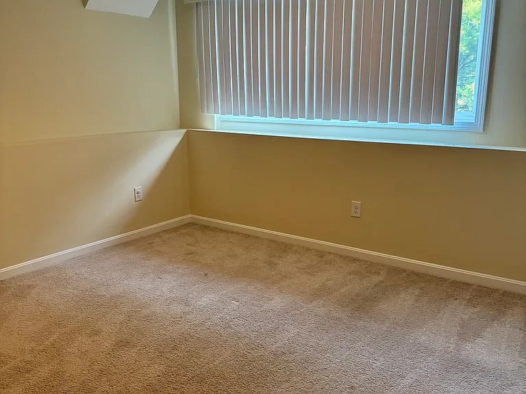 6 Queen Isabella Way — Photo 28