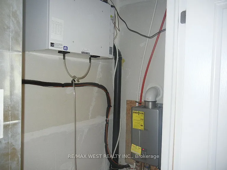 12 Waterstone Way — Photo 30