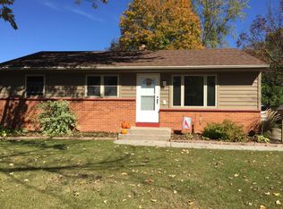 319 Parkfield Dr, West Bend, WI 53090
