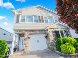 166 Augusta Ave, Staten Island, NY 10312