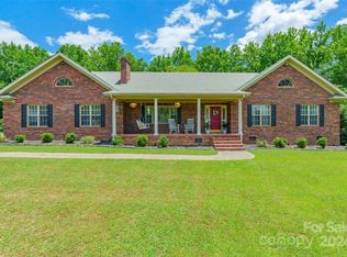 1210 Flint Ct, Matthews, NC 28104