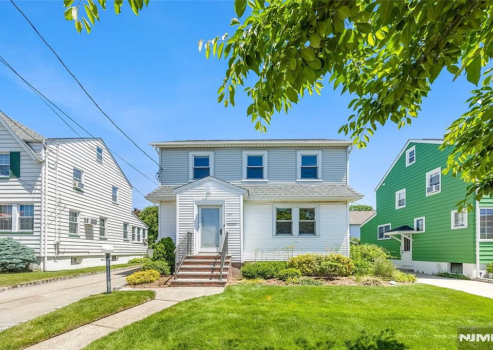 1st image of 447 Sussex Rd