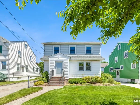 447 Sussex Rd, Wood Ridge, NJ 07075