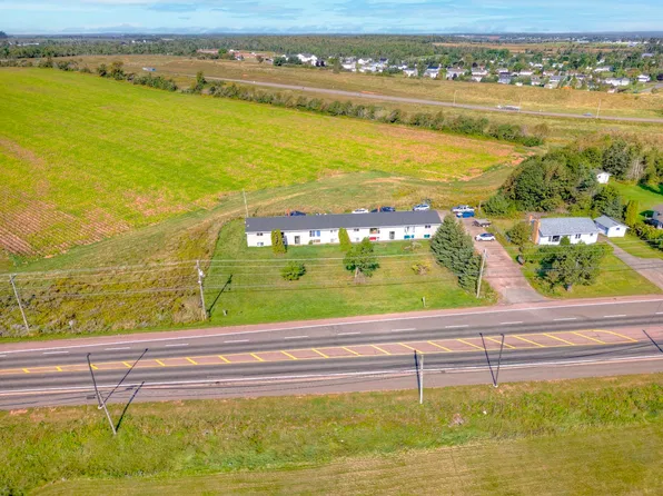 78 Main St, Cornwall, PE C0A 1H5