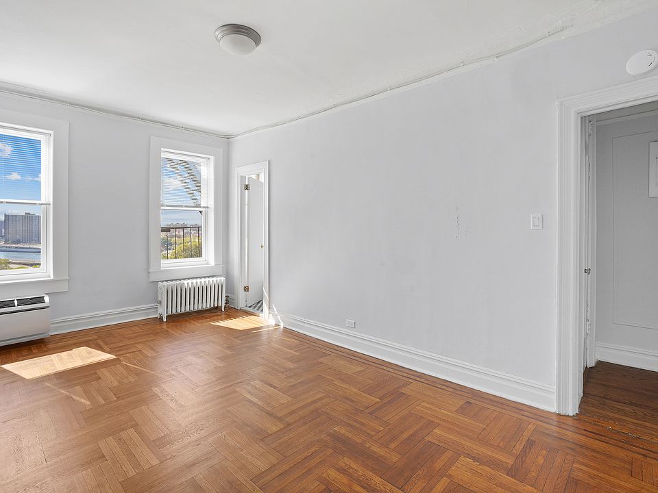 1st image of 939 Woodycrest Ave APT 605