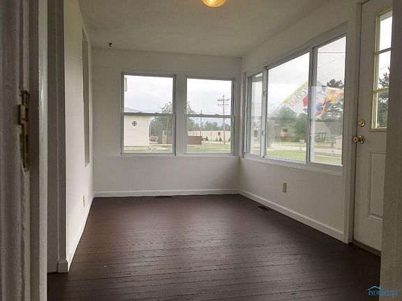 4th image of 331 Windsor Ln