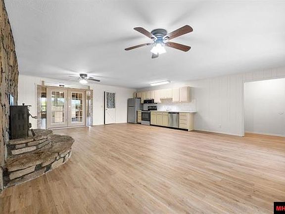 4th image of 442 Riverview Trl