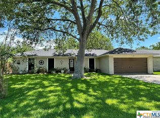809 Westwood Dr, Port Lavaca, TX 77979