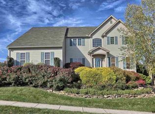 109 Greenbriar Dr, York, PA 17407