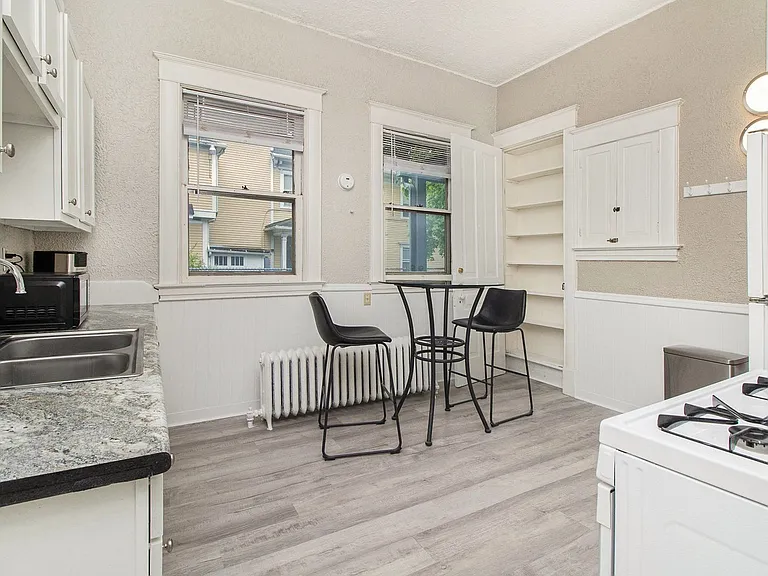 323 Woodward Ave #2 — Photo 7