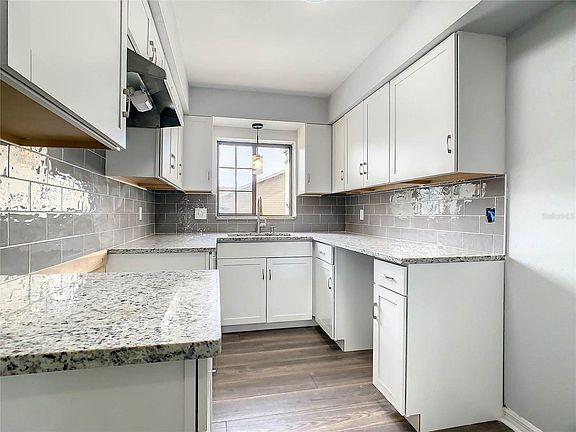 4th image of 651 Angela Ln