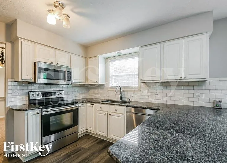 13065 Sweet Briar Pkwy — Photo 5