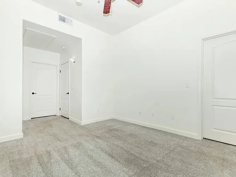 Villa Sorrento Apartments (55+) — Photo 6