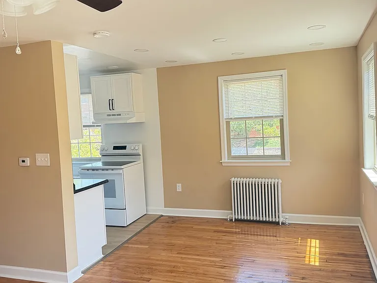 8800 Plymouth Street Spring Park Properties, Llc — Photo 5