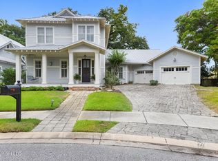 4 Mulberry Pl, Ocean Springs, MS 39564