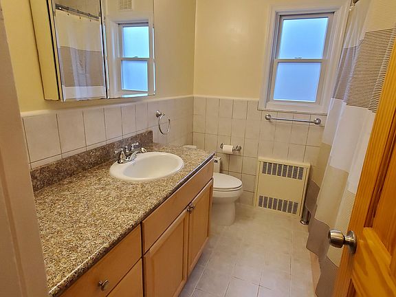 5th image of 166-11 15th Dr