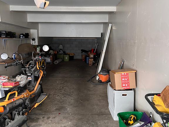 2nd image of 279 Kenbrook Cir