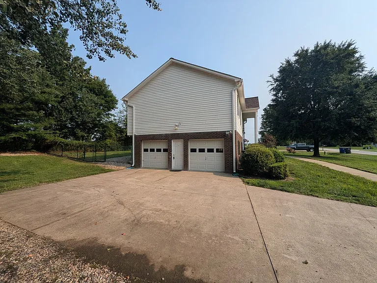 6008 Yeaton Glen Dr — Photo 23