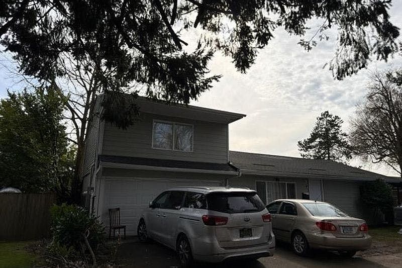 1st image of 10300 NE Hassalo St