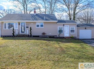 14 Sine Rd, Edison, NJ 08817