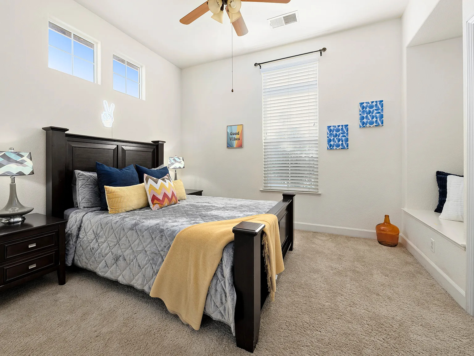 4 bed, 3094 sqft, $4,800 — Photo 2
