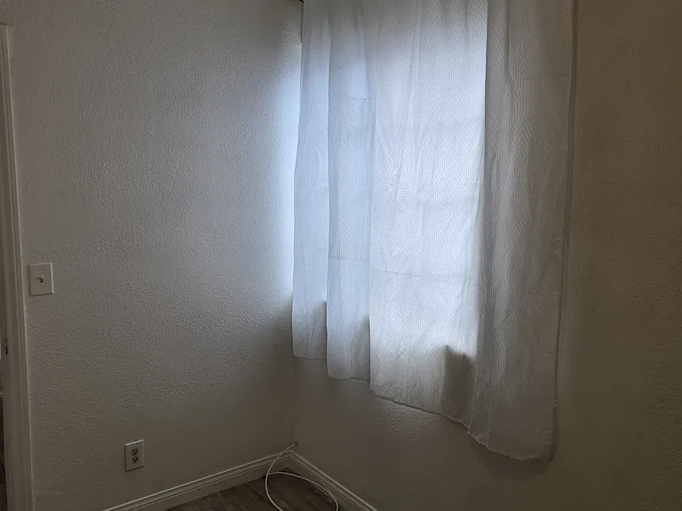 18A E 56th St #18A — Photo 9