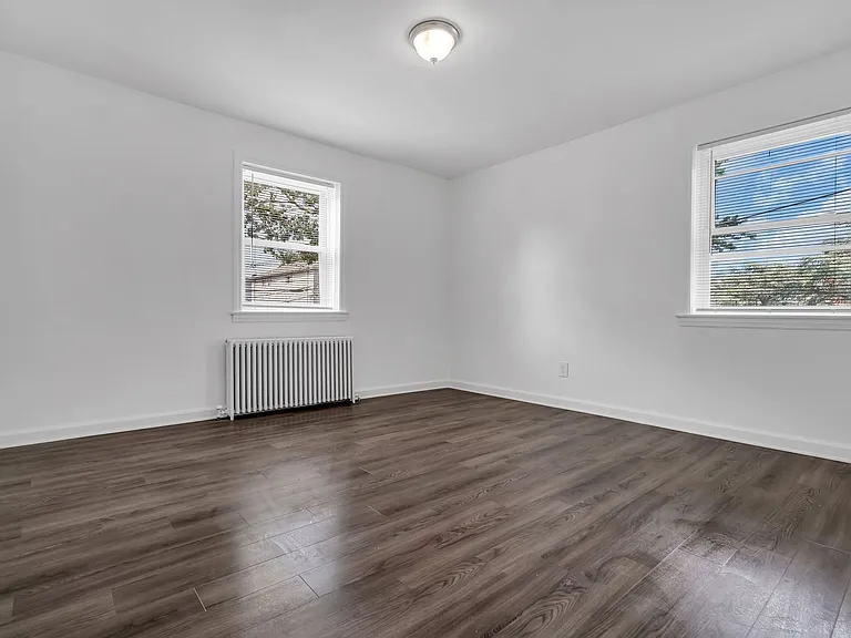 Chilton Hall Apartments — Photo 7