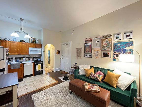 2nd image of 325 Pine St APT 1F