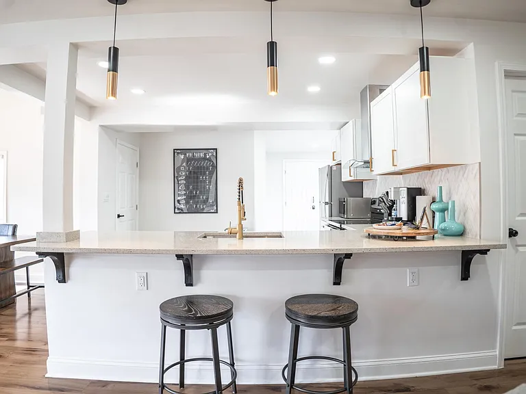3720 Taft Ave — Photo 6