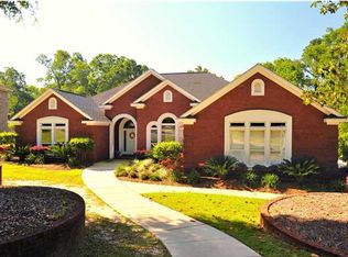 5405 Springhill Woods Dr, Mobile, AL 36608