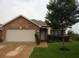 4640 Prairie Crossing Dr, Fort Worth, TX 76244