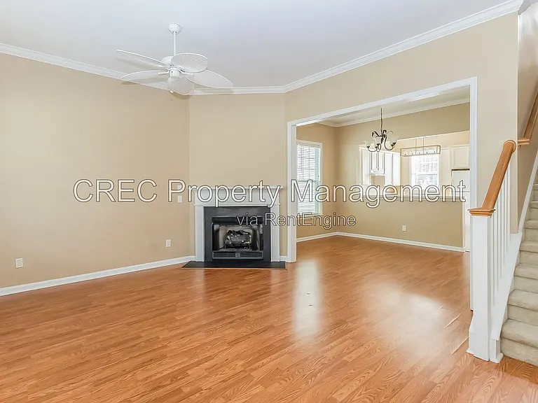 105 Barberry St — Photo 3
