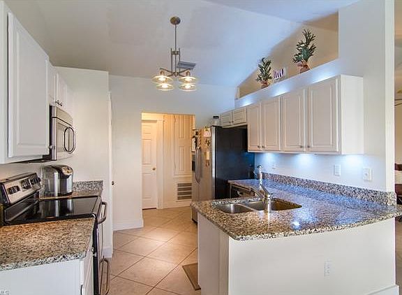 3rd image of 2807 NW 7th Ter