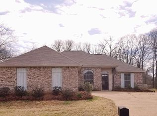 136 Belle Chasse Dr, Byram, MS 39212