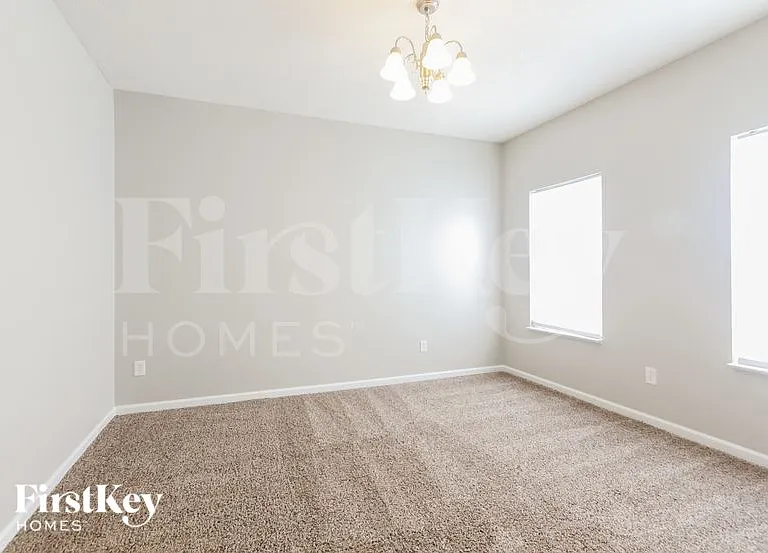 5273 Brandywine Dr — Photo 3