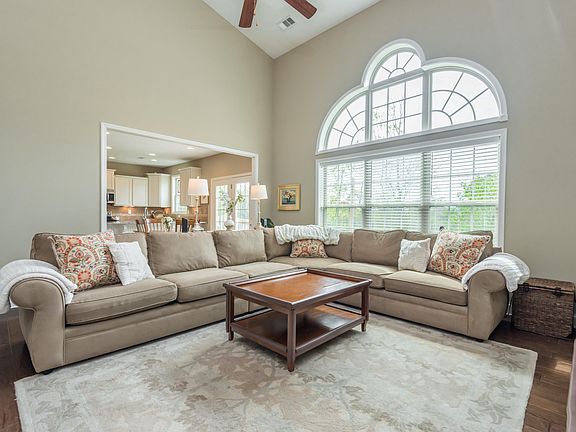 5th image of 1151 Looking Glass Ln
