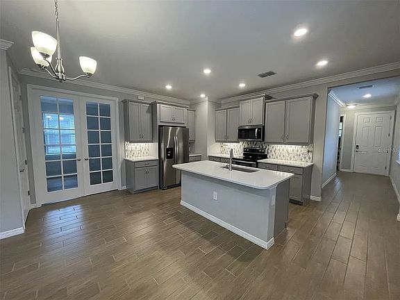 5th image of 148 Soliera St