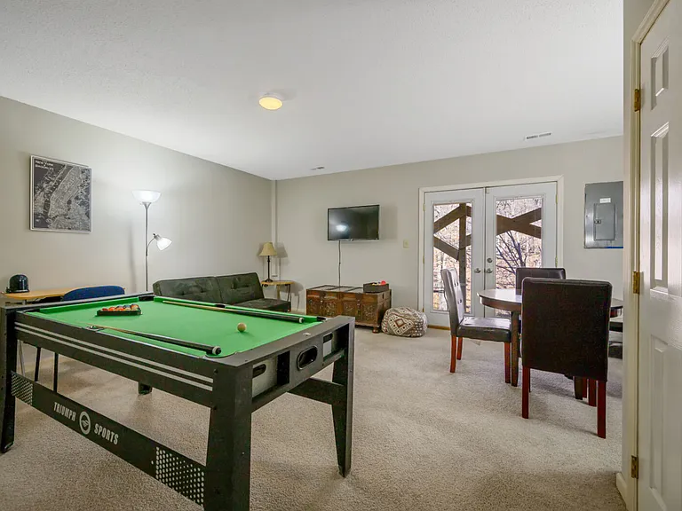 Villa Green Ct — Photo 9