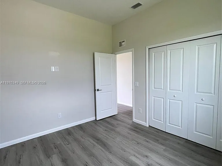 1088 Saturn Ct — Photo 7