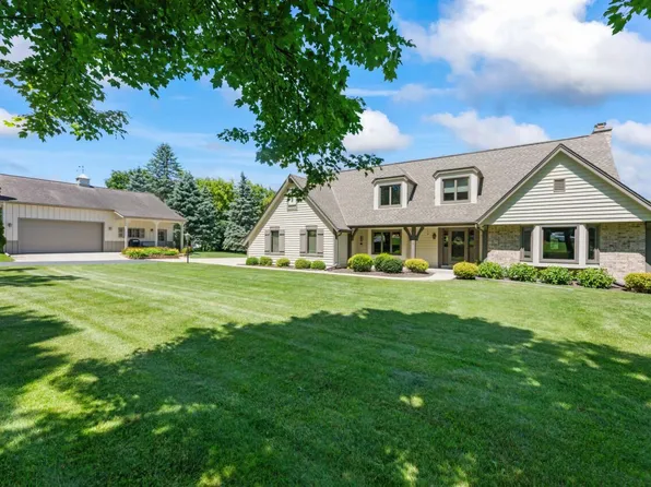 S50W30366 Seville LANE, Mukwonago, WI 53149