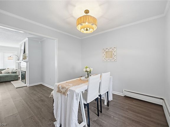 5th image of 7 Meadowlawn Dr Unit 20
