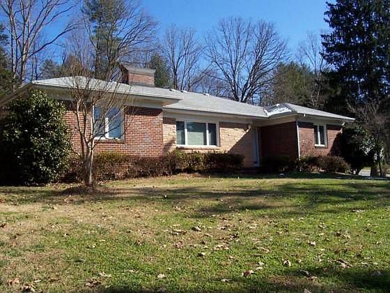 1st image of 241 Tremont Park Dr SE