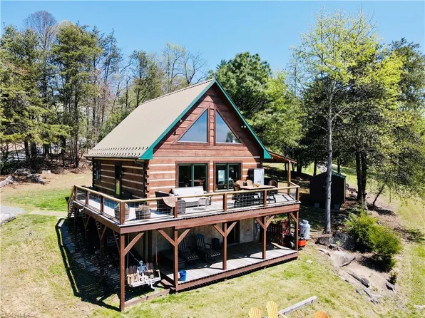 217 Fairview Dr, Traphill, NC 28685