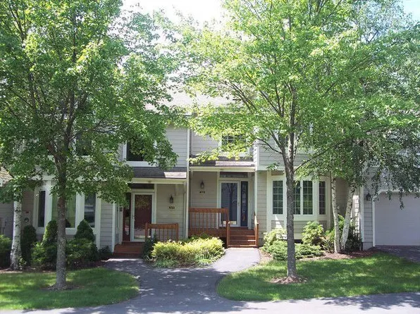 108 Birch Ln, Hawley, PA 18428