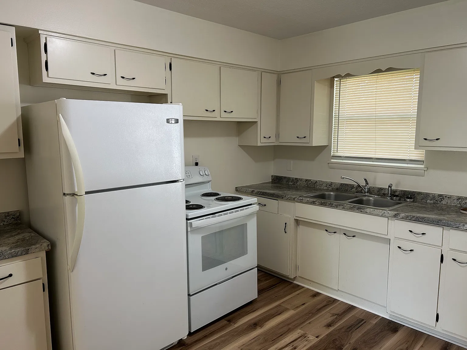 2 bed, 925 sqft, $1,150 — Photo 3