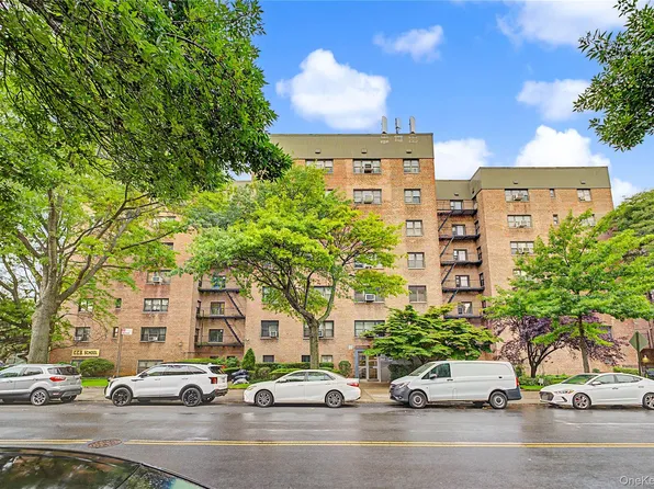3170 138th Street #5F, Flushing, NY 11354
