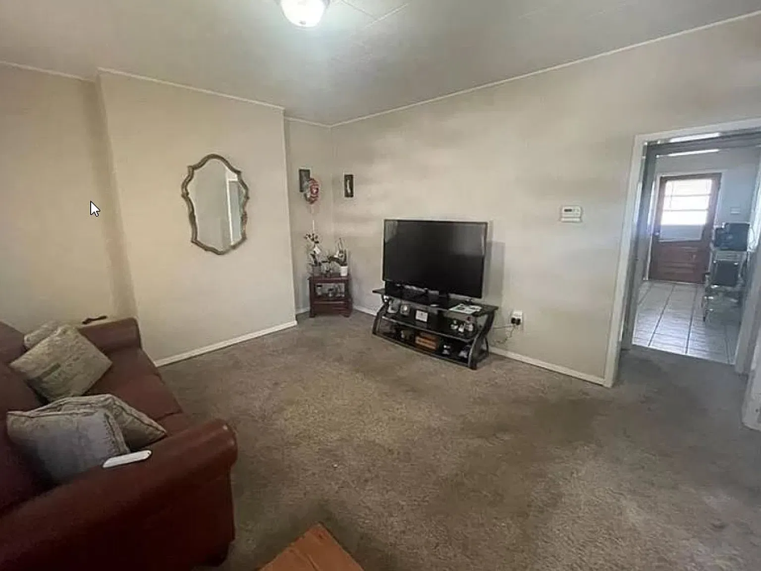 Charming 2-Bedroom Side of Historic Duplex — Photo 2