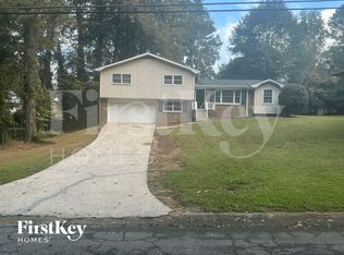 5780 Christopher Ln, Lithonia, GA 30058