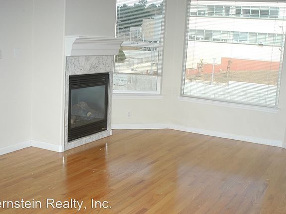 4th image of 600 Portola Dr